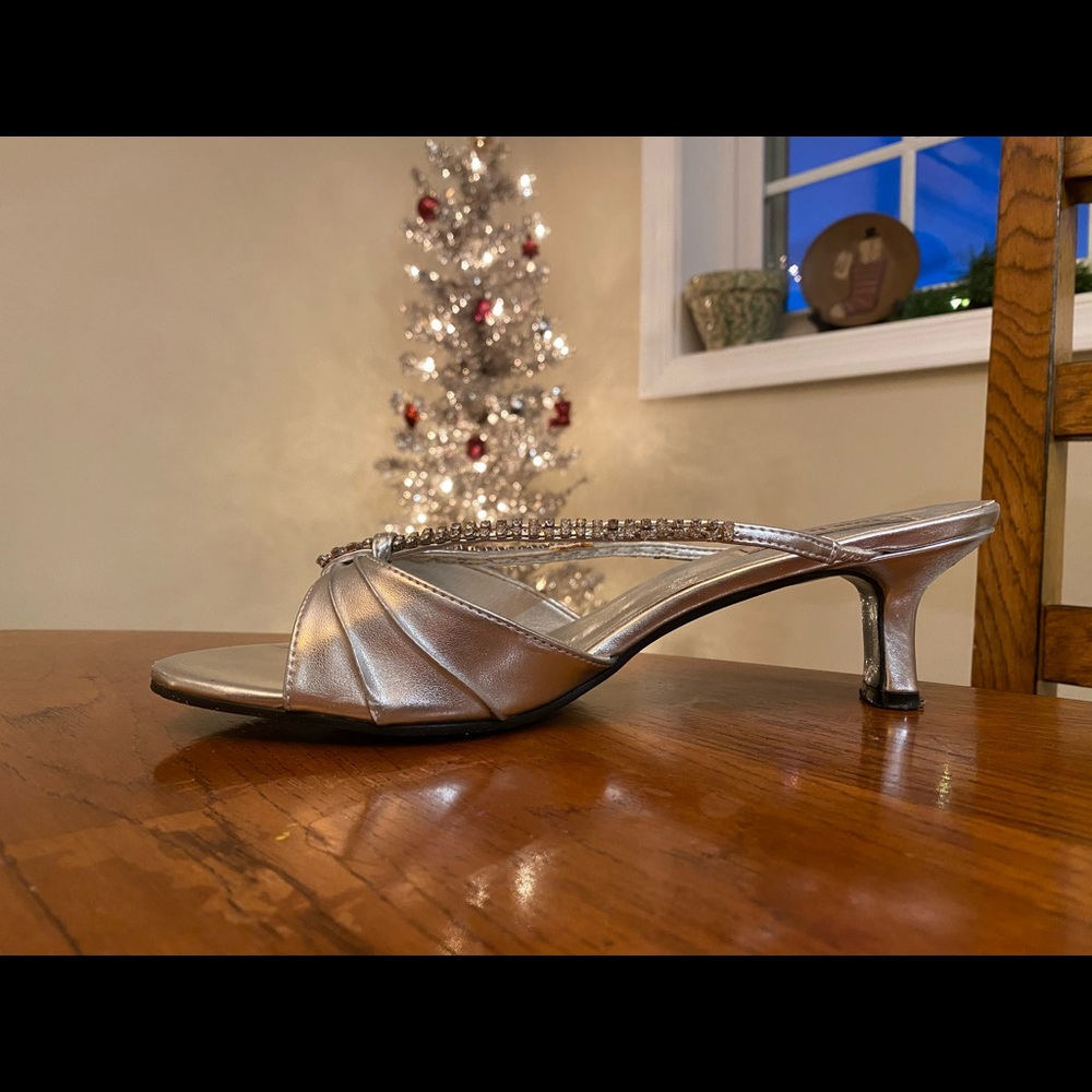 Touch Ups Silver High Heeled Dress Shoes